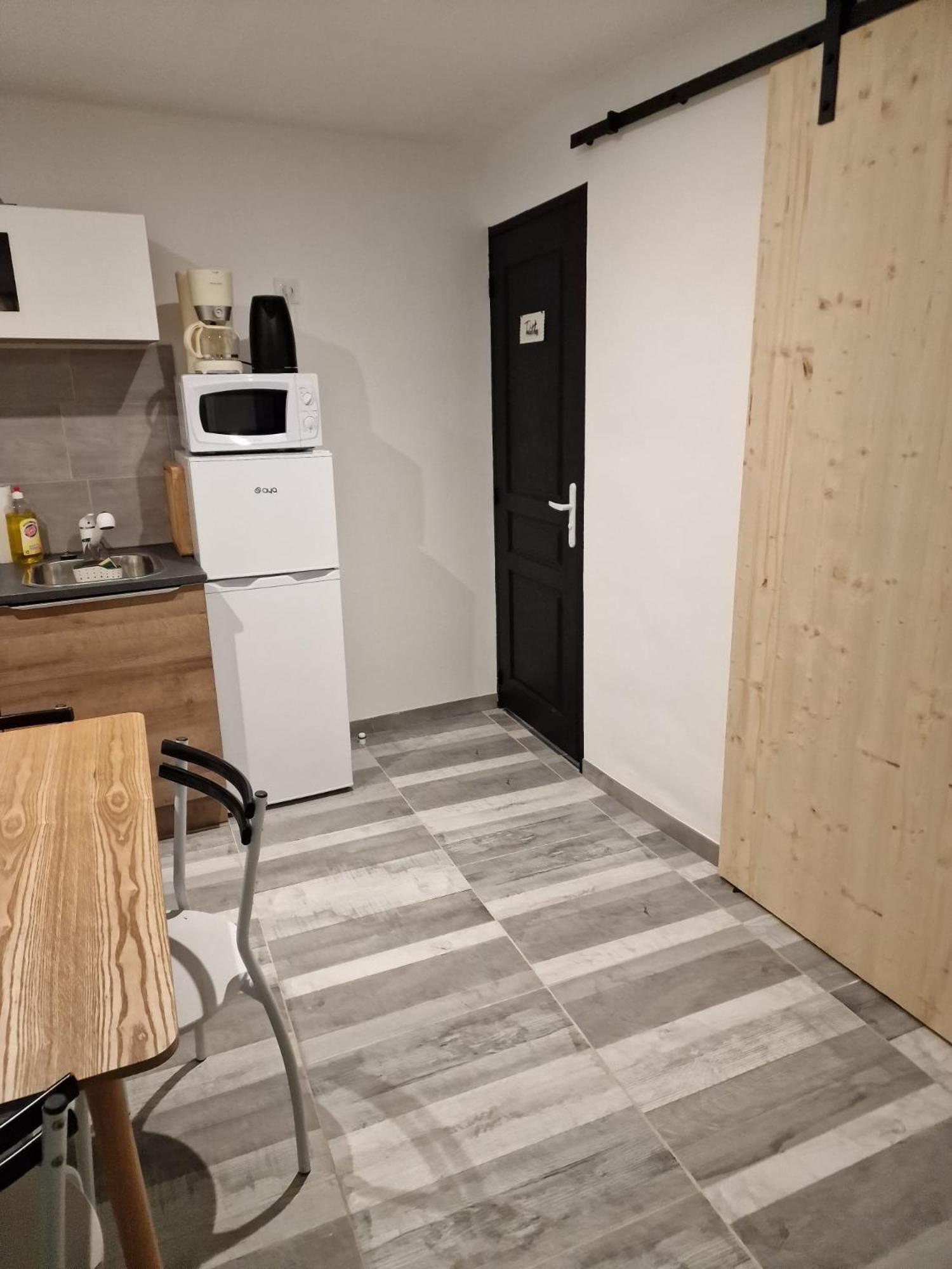 Comme A La Maison Gannat Exterior photo