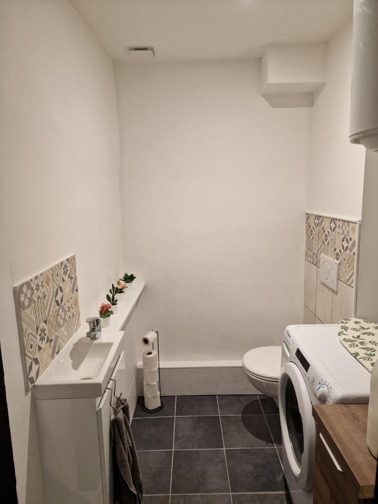 Comme A La Maison Gannat Exterior photo